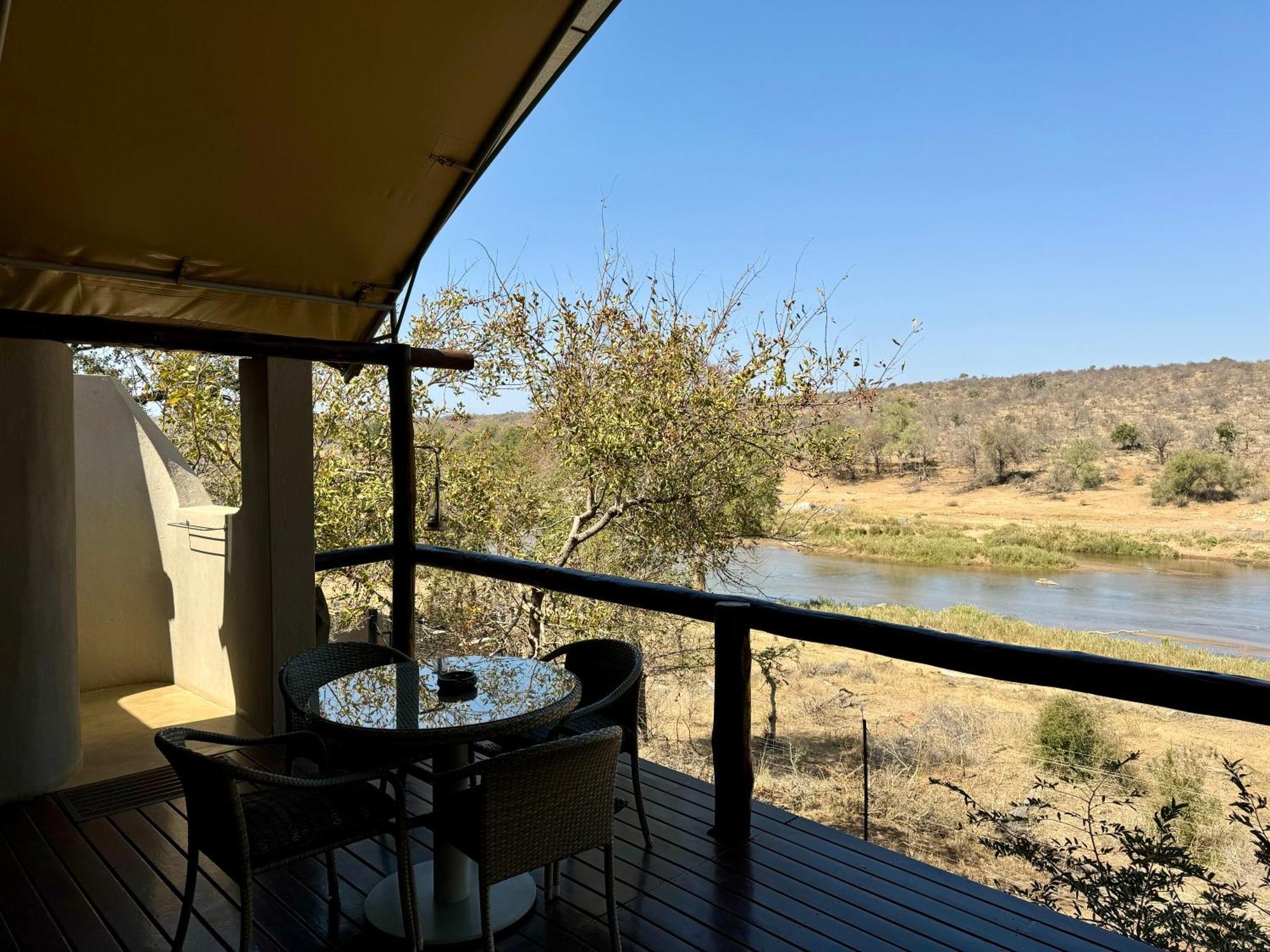 Nyati Safari Lodge *