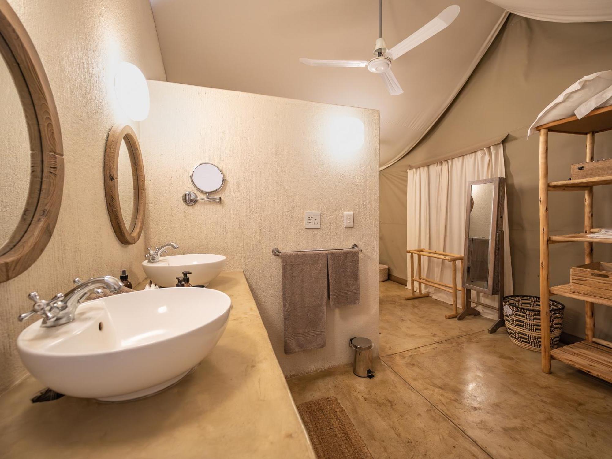 Lodge Nyati Safari